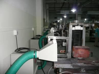 工厂里的打磨专用工业吸尘机器设备吸尘口