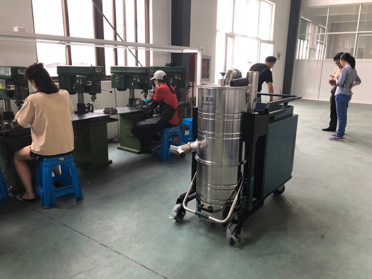 怎么选择合适的工业粉尘吸尘机设备