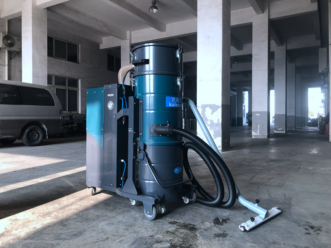 操作粉尘工业吸尘器设备前的准备工作