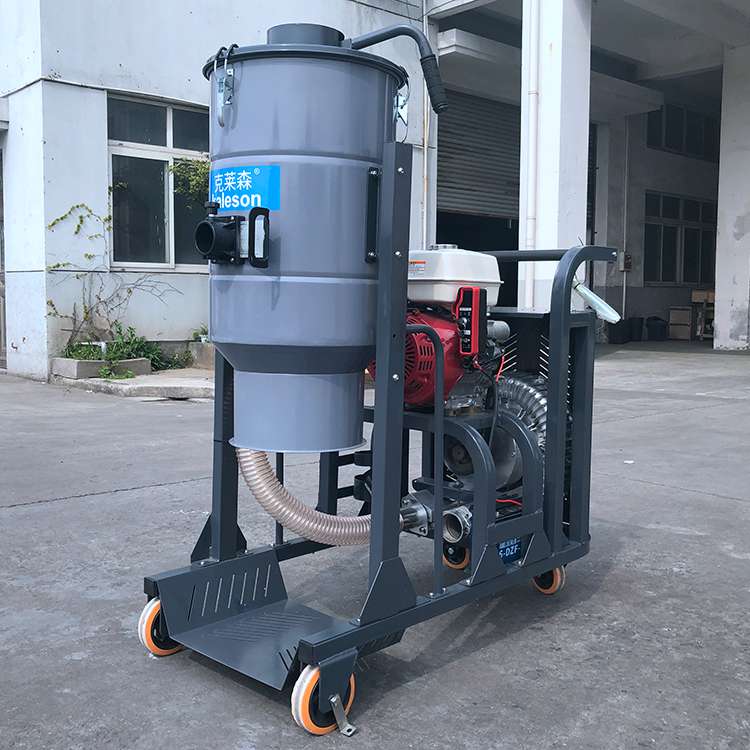 油动力工业吸尘器有什么特点