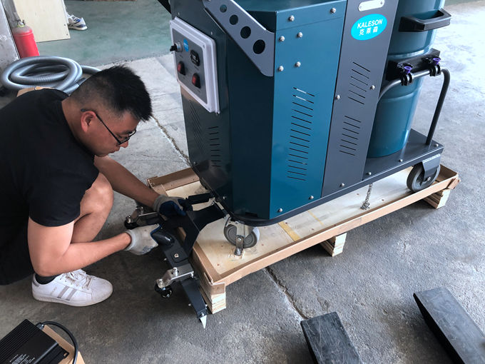 脱离电源的电瓶工业吸尘器